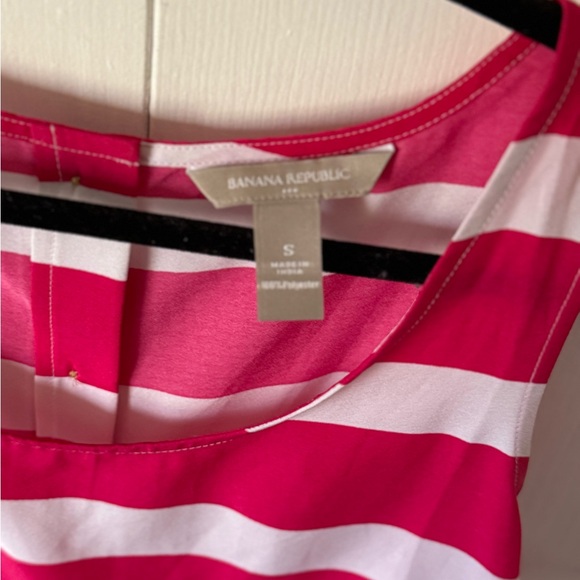 Banana button-back sleeveless top bottom stripe is navy, but can look black - Picture 5 of 7